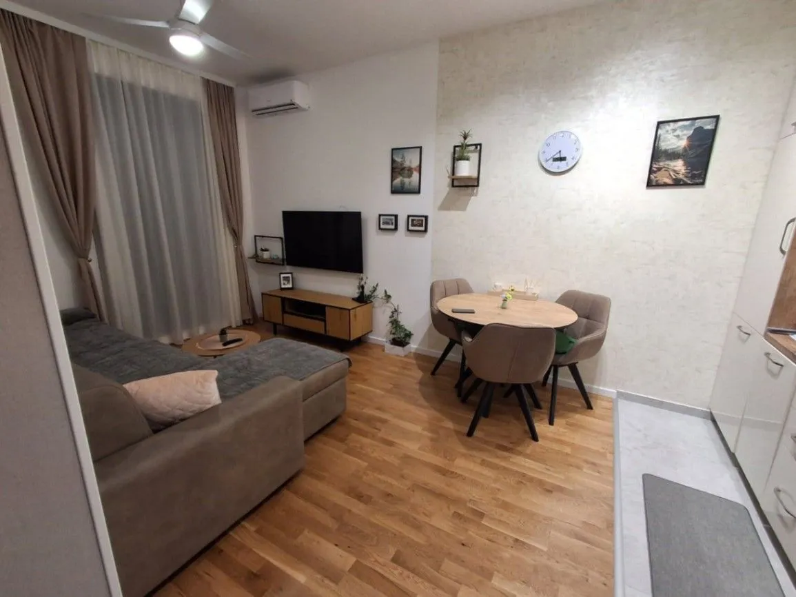Izdavanje, jednosoban stan, 42m², Tološi, Podgorica
