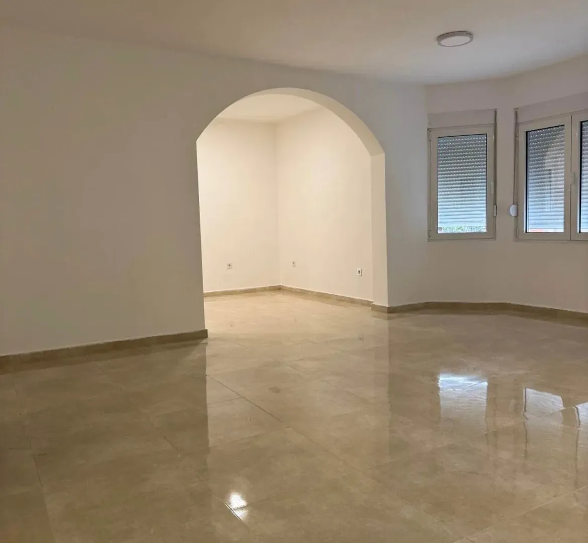 Rent, house, 500m², Stari Aerodrom, Podgorica