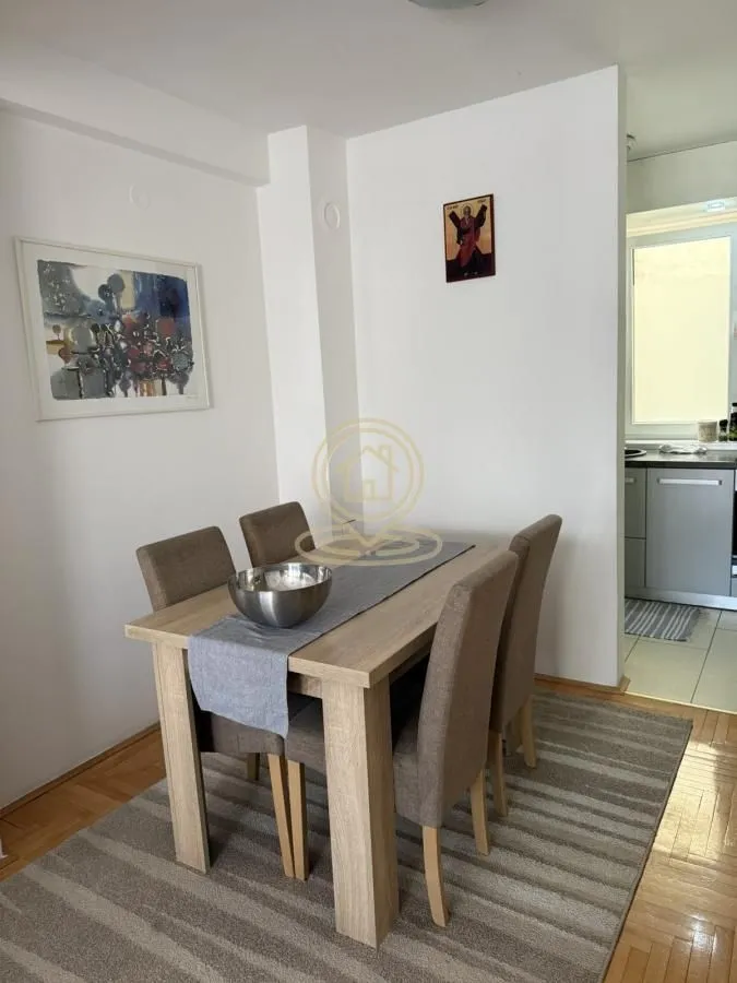 Izdavanje, dvosoban stan, 59m², Centar, Kragujevac