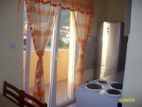 Rent, one bedroom apartment, 45m², Centar, Tivat - image 3