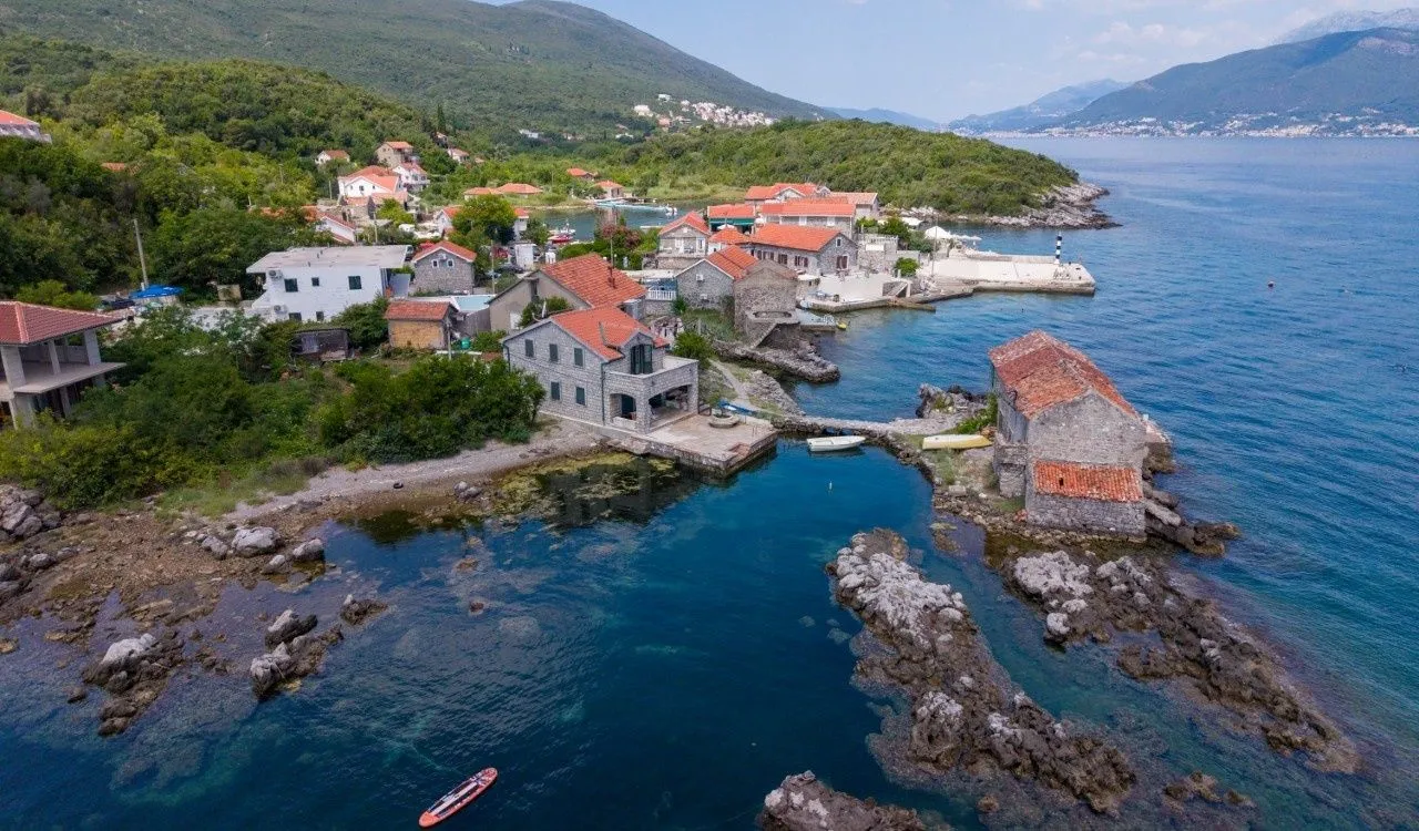 Prodaja, kuća, 121m², Tivat, Crna Gora