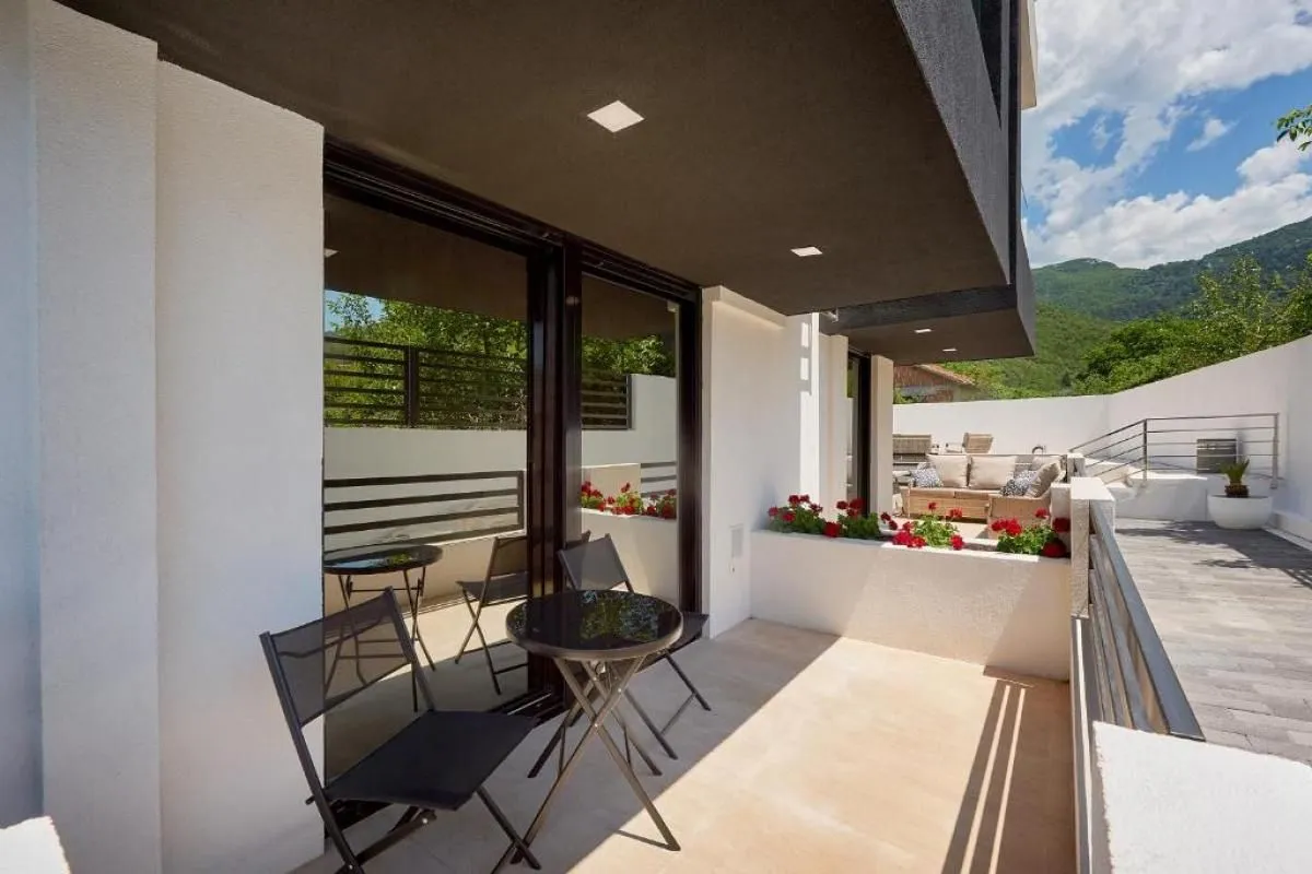 Sale, office space, 382m², Kotor, Crna Gora