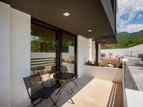 Sale, office space, 382m², Kotor, Crna Gora - image 24