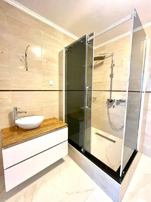 Prodaja, trosoban stan, 170m², Dobra Voda, Bar
