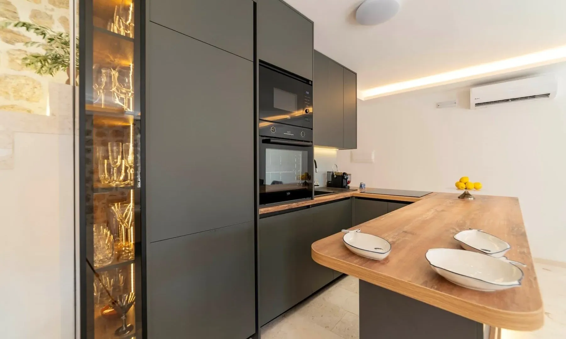 Rent, house, 150m², Ljuta, Kotor