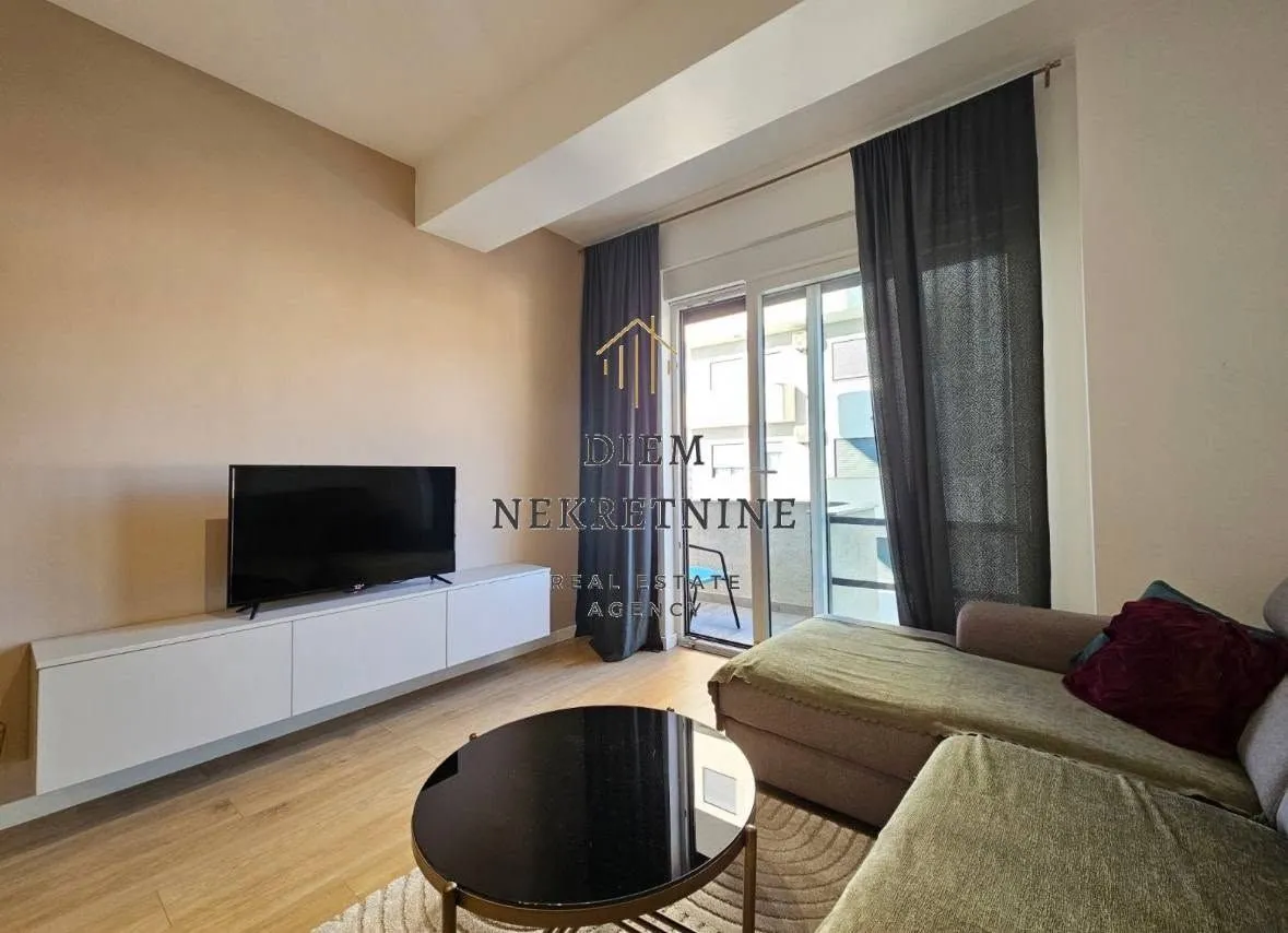 Rent, one bedroom apartment, 43m², Centar, Bar