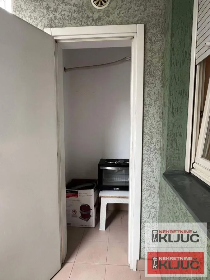 Izdavanje, garsonjera, 24m², Bulevar Oslobodjenja, Novi Sad Sve Podlokacije