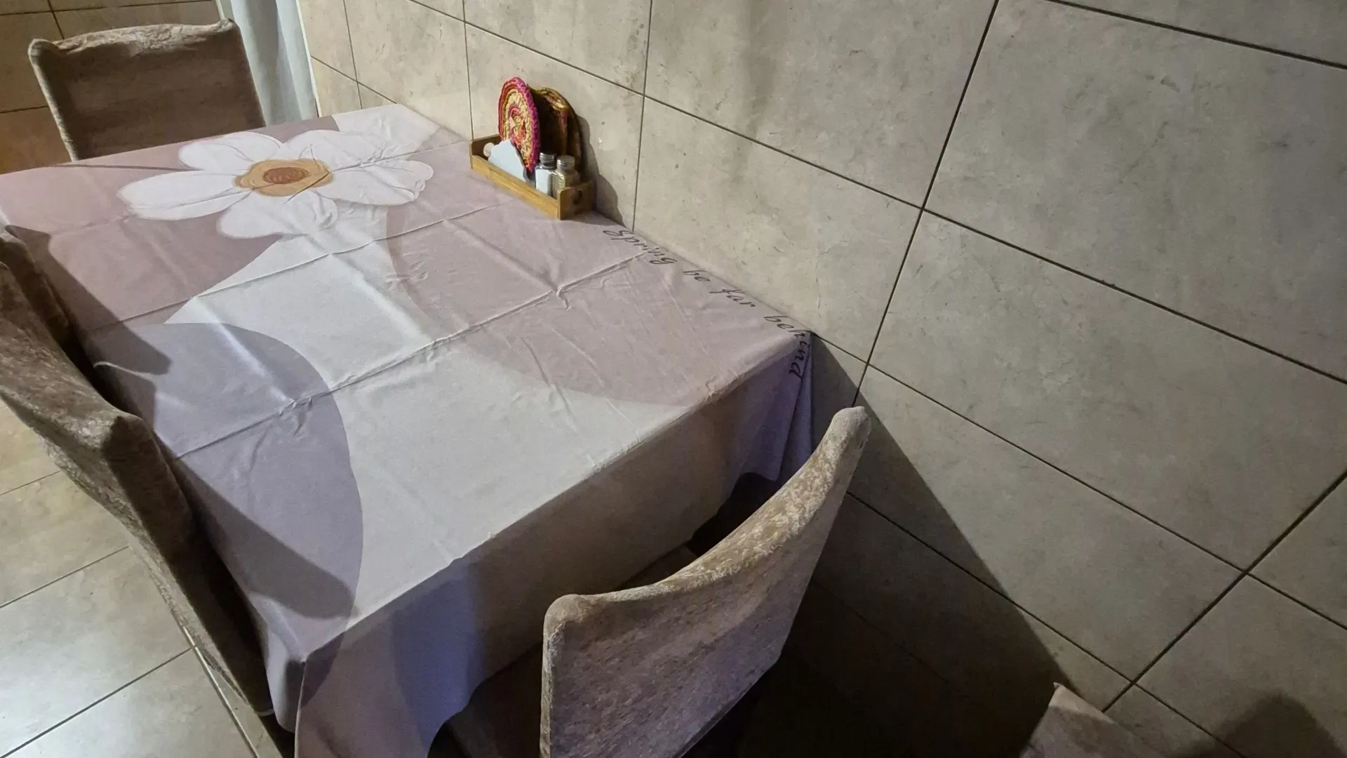 Prodaja, trosoban stan, 95m², Centar, Nikšić