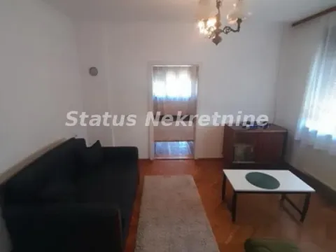 Kuća in Futog