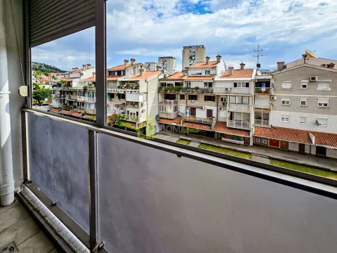 Izdavanje, trosoban stan, 95m², Momišići, Podgorica - image 8