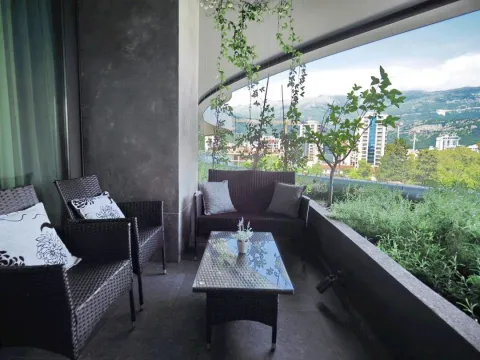 Izdavanje, jednosoban stan, 54m², Centar, Budva - image 10