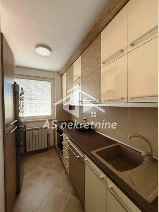 Sale, three bedroom apartment, 85m², Novi Beograd Blok 29, Novi Beograd Sve Podlokacije