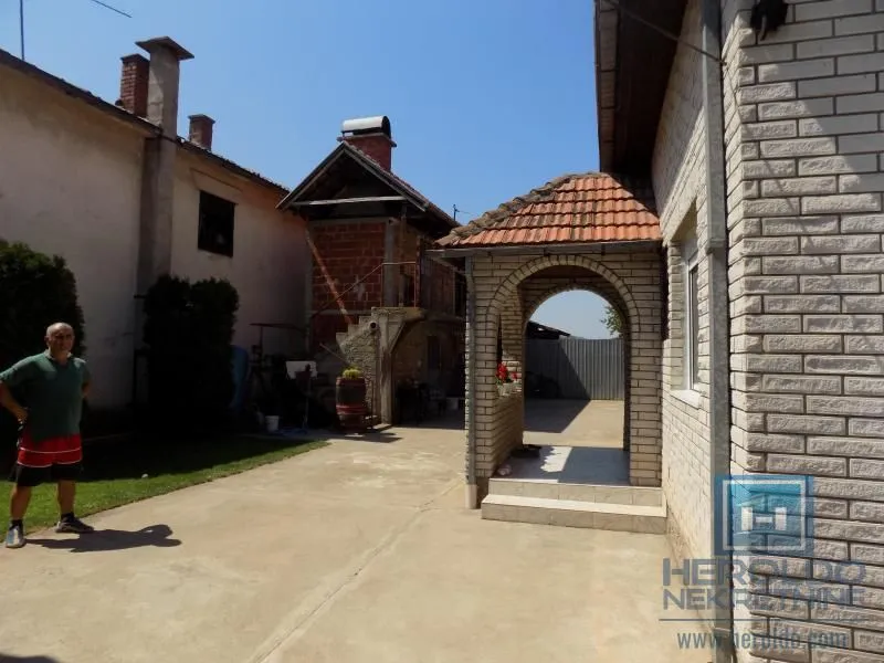 Prodaja, kuća, 250m², Ćuprija, Srbija