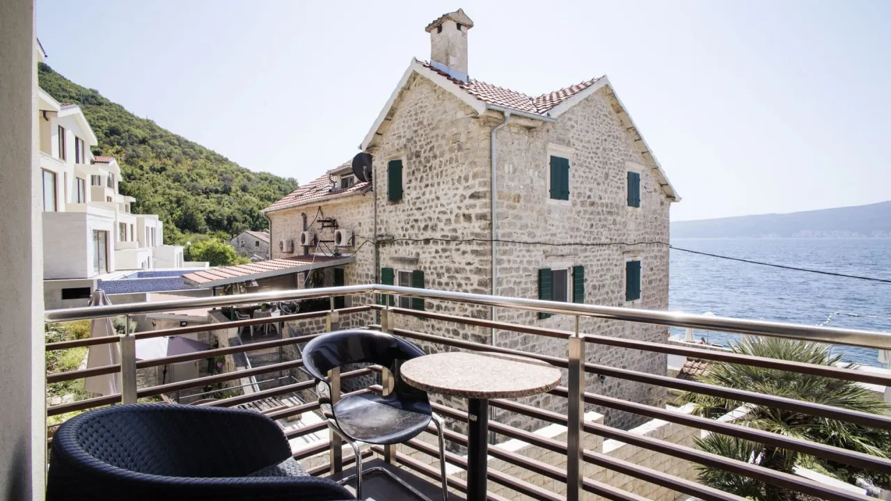 Rent, two bedroom apartment, 70m², Opatovo, Tivat