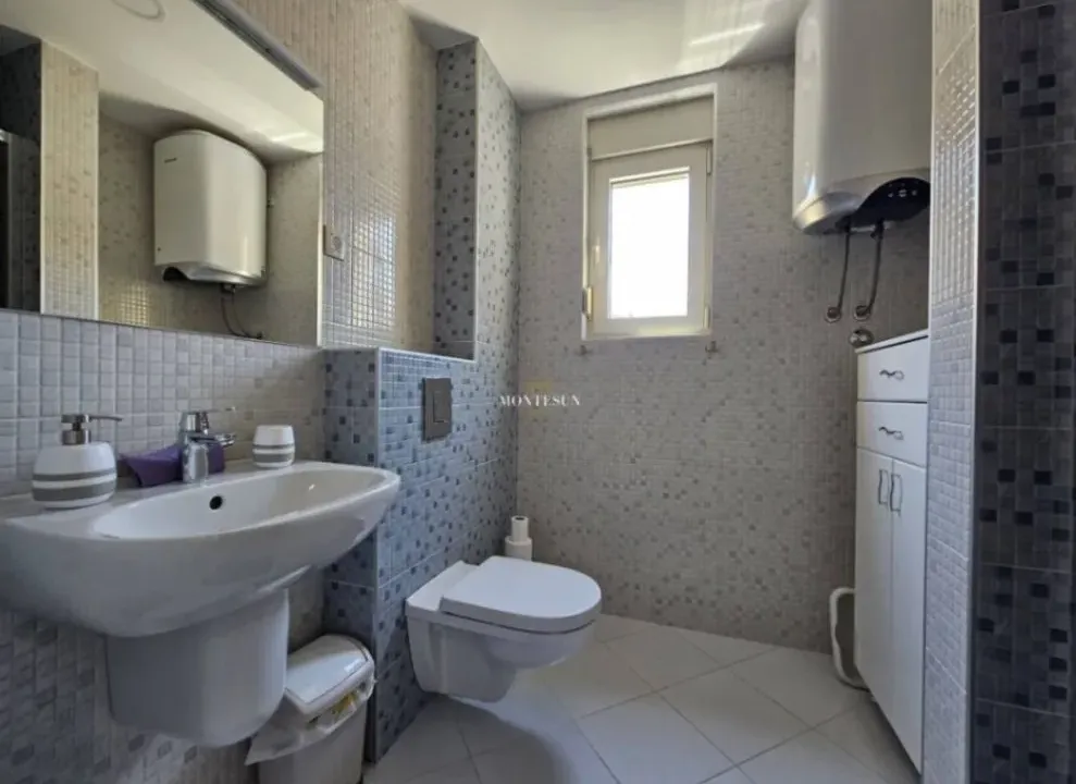 Izdavanje, jednosoban stan, 57m², Bečići, Budva