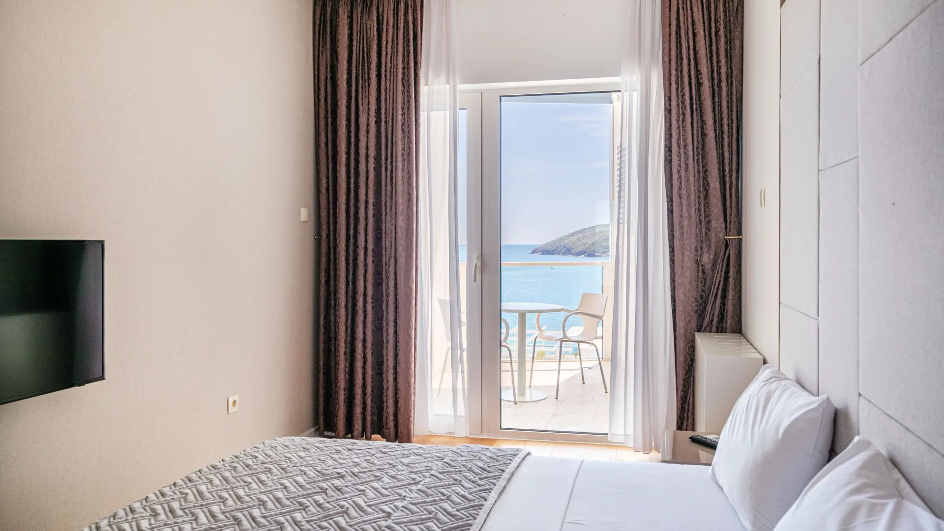 Rent, one bedroom apartment, 77m², Tre Canne, Budva