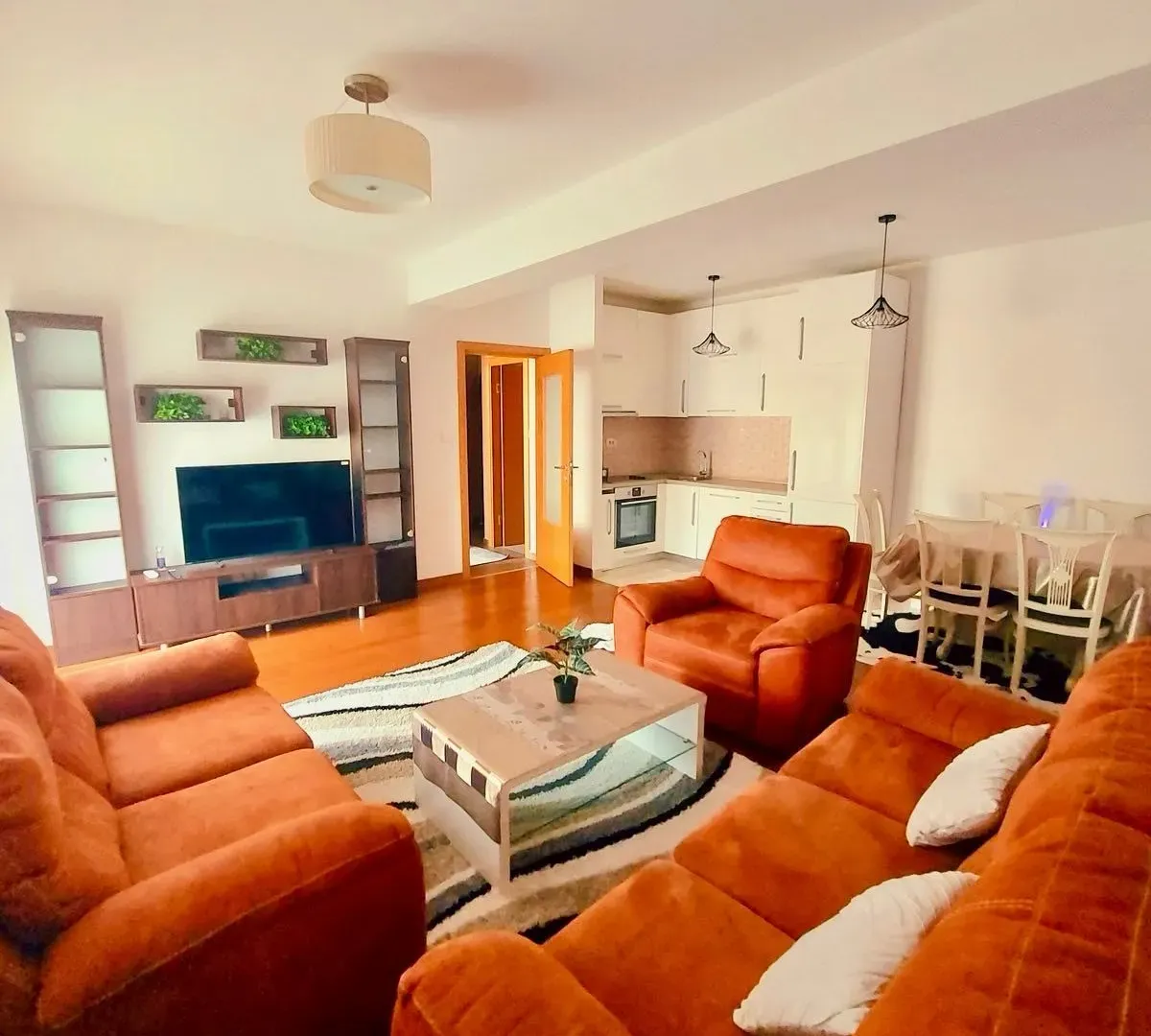 Izdavanje, dvosoban stan, 65m², Ljubović, Podgorica