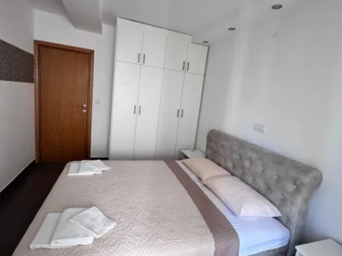 Rent, one bedroom apartment, 63m², Bečići, Budva - image 11