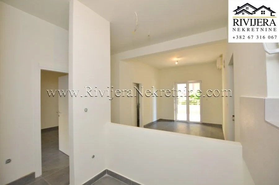 Prodaja, dvosoban stan, 74m², Đenovići, Herceg Novi