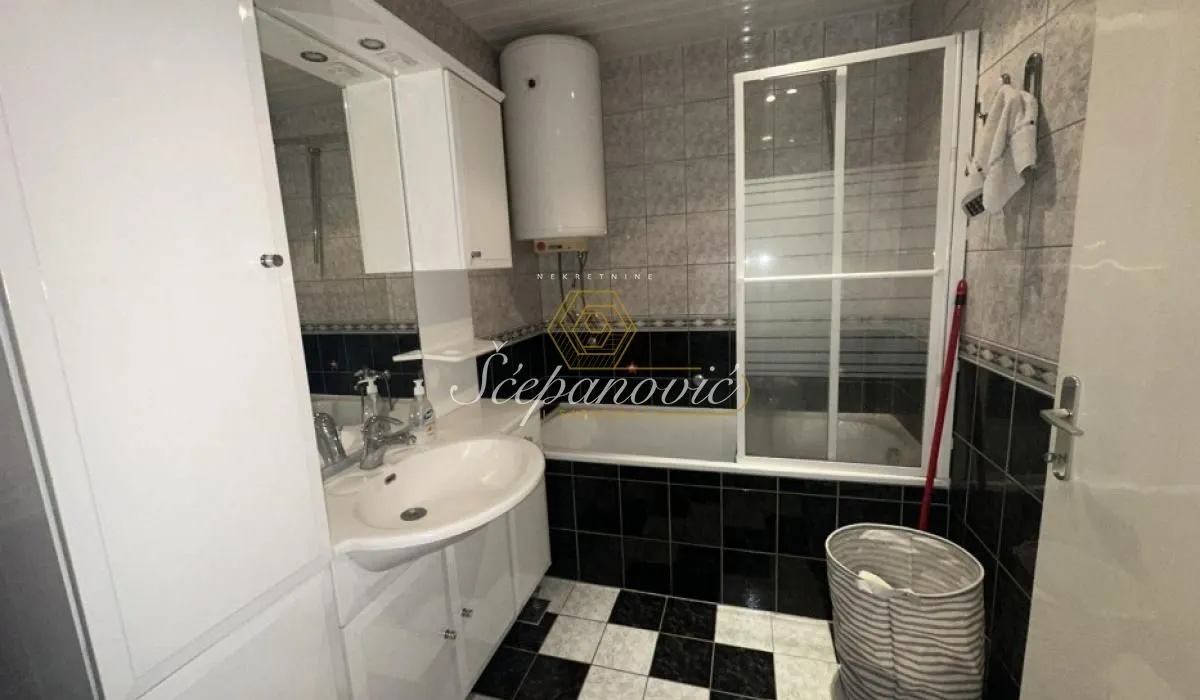 Izdavanje, dvosoban stan, 57m², Novi Sad Sve Podlokacije, Novi Sad