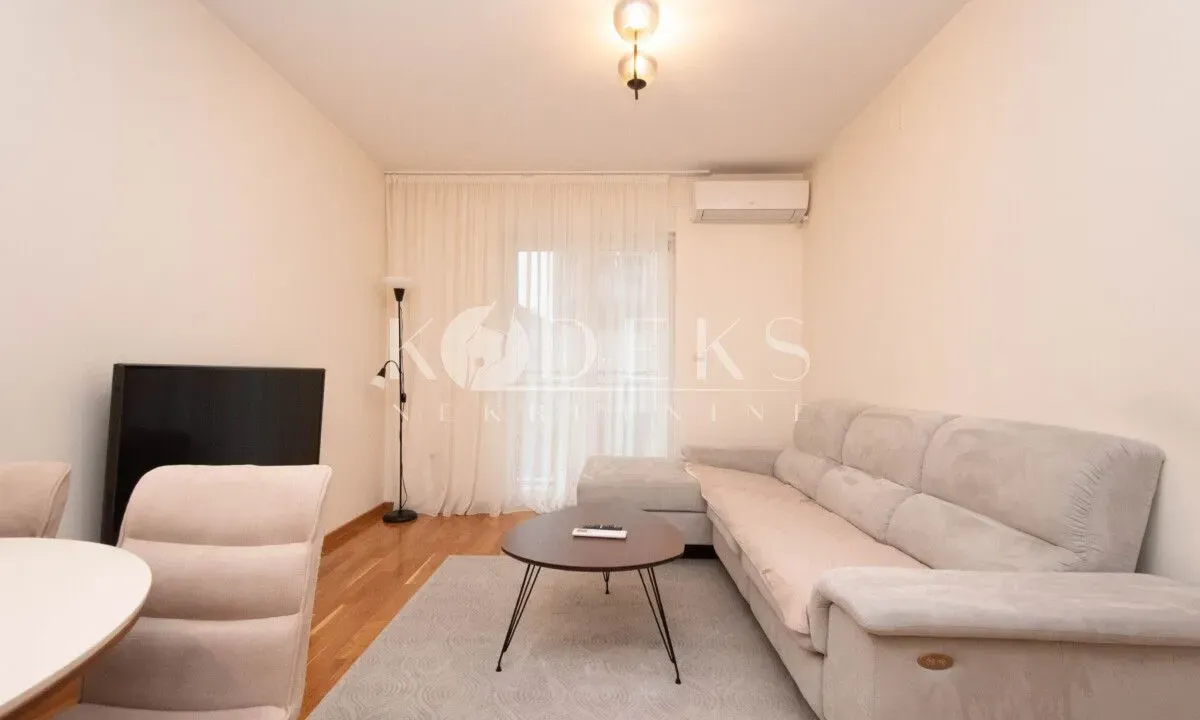 Izdavanje, dvosoban stan, 53m², Zabjelo, Podgorica