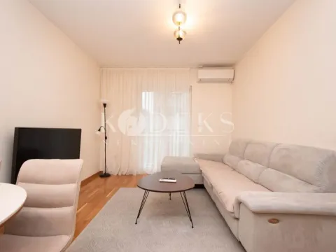 Izdavanje, dvosoban stan, 53m², Zabjelo, Podgorica - image 1