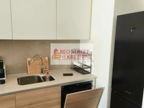 Izdavanje, trosoban stan, 87m², Savski Venac, Beograd - image 11