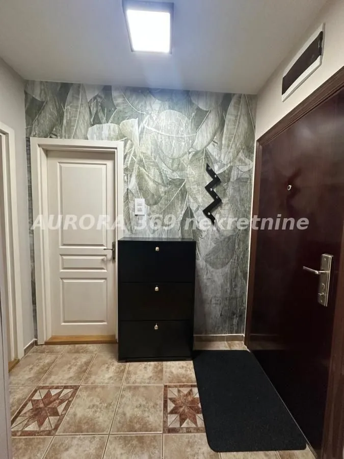 Izdavanje, jednosoban stan, 48m², Novi Sad, Srbija