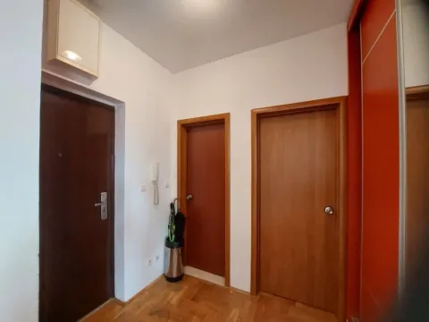 Rent, two bedroom apartment, 65m², Blok 9, Podgorica - image 6