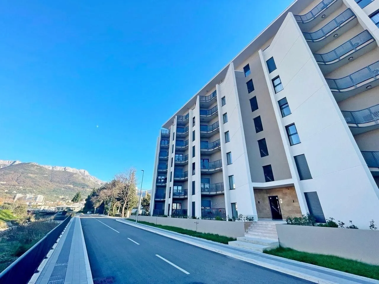 Sale, two bedroom apartment, 64m², Topolica, Bar