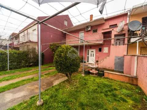 Prodaja, dvosoban stan, 150m², Stari Aerodrom, Podgorica - image 1