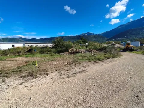 Sale, land lot, 1647m², Tivat, Crna Gora - image 1