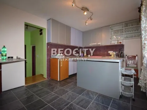 Sale, house, 770m², Glumčevo brdo, Barajevo - image 14