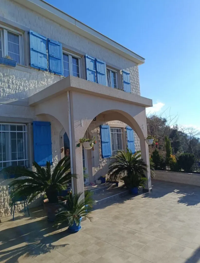 Prodaja, kuća, 330m², Donja Lastva, Tivat