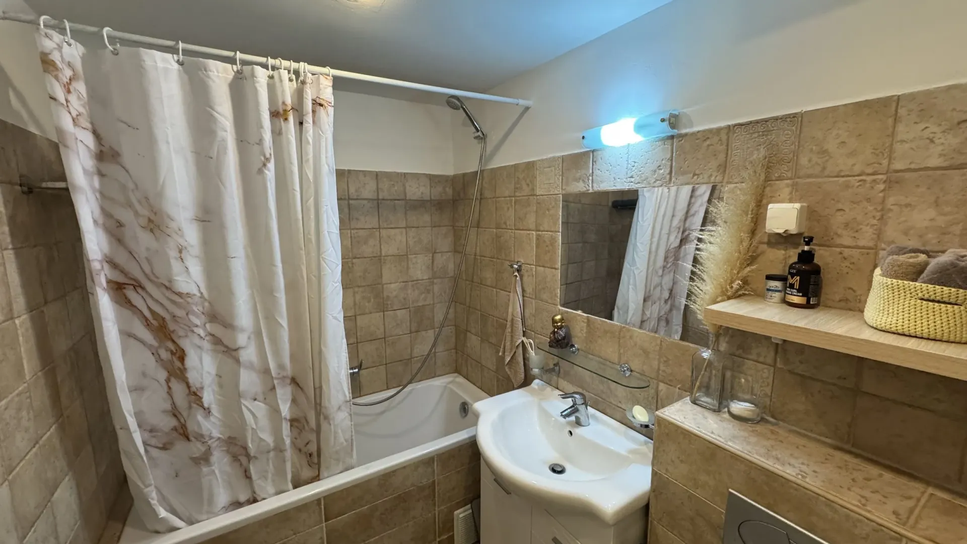 Prodaja, dvosoban stan, 74m², Dobrota, Kotor
