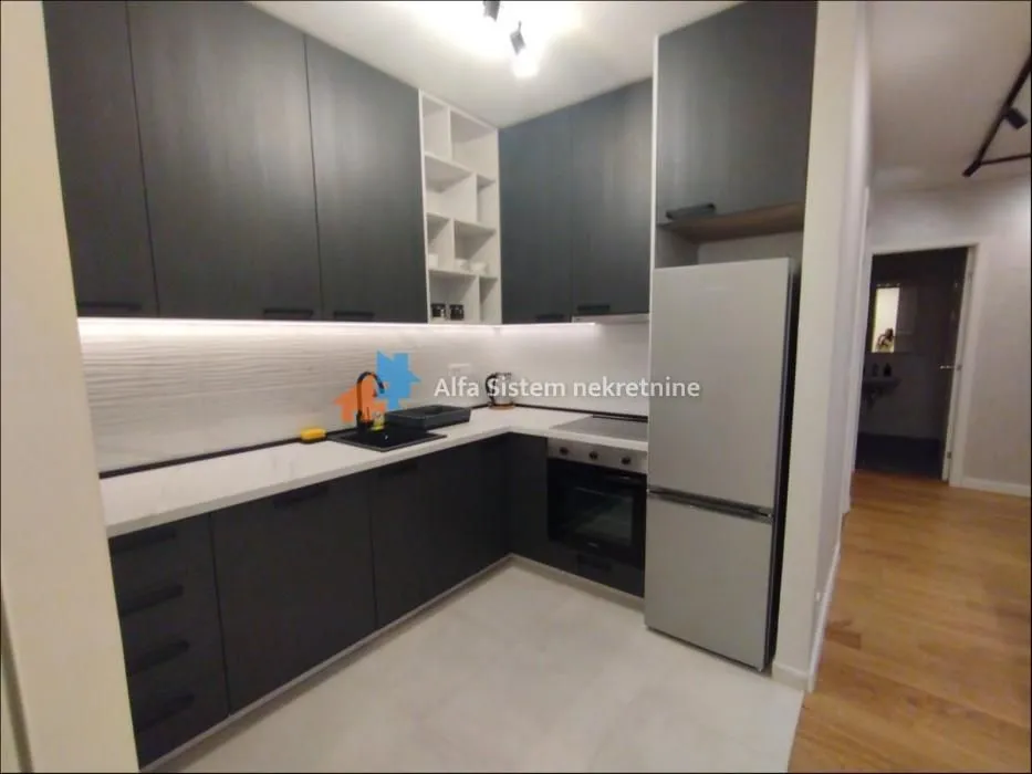 Izdavanje, trosoban stan, 95m², Trošarina, Voždovac Sve Podlokacije