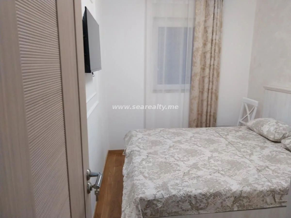 Rent, one bedroom apartment, 37m², Bečići, Budva