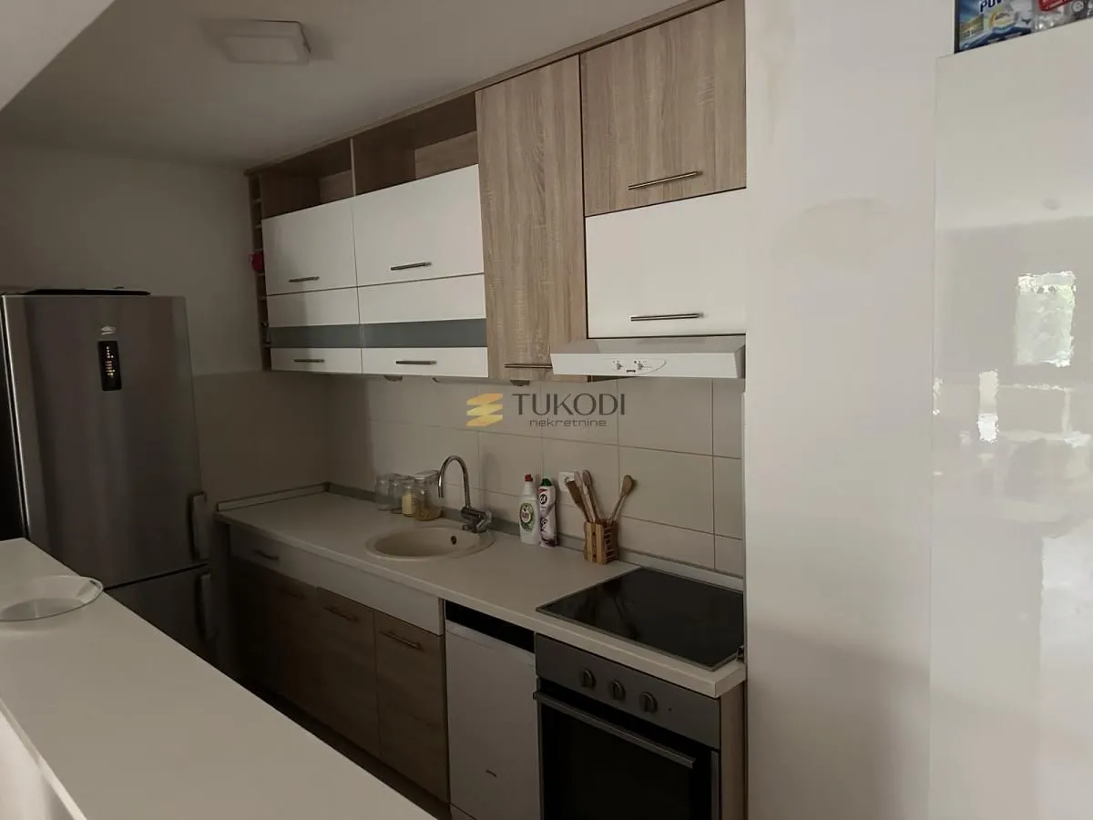Izdavanje, dvosoban stan, 65m², Novi Beograd Blok 67, Novi Beograd Sve Podlokacije