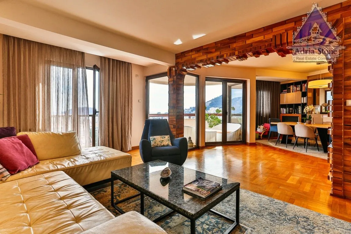 Izdavanje, trosoban stan, 156m², Dubovica, Budva