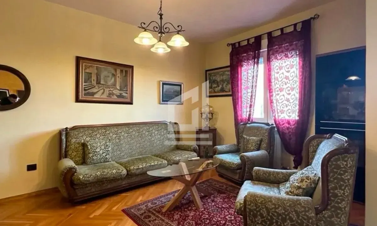 Izdavanje, dvosoban stan, 90m², Zagorič, Podgorica