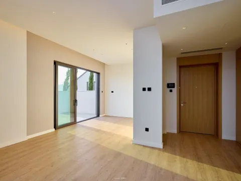 Prodaja, dvosoban stan, 81m², Porto Montenegro, Tivat - image 19