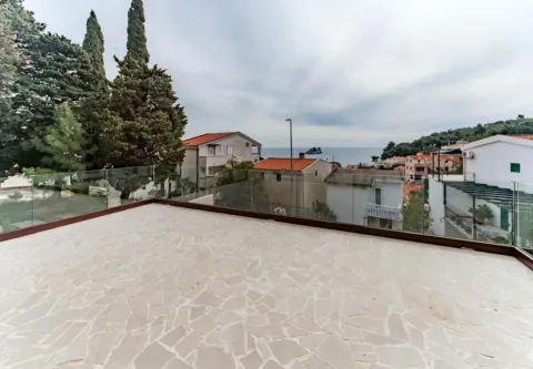 Rent, three bedroom apartment, 127m², Petrovac, Budva - image 17