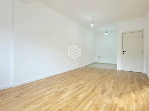 Prodaja, jednosoban stan, 43m², Stari Aerodrom, Podgorica - image 2