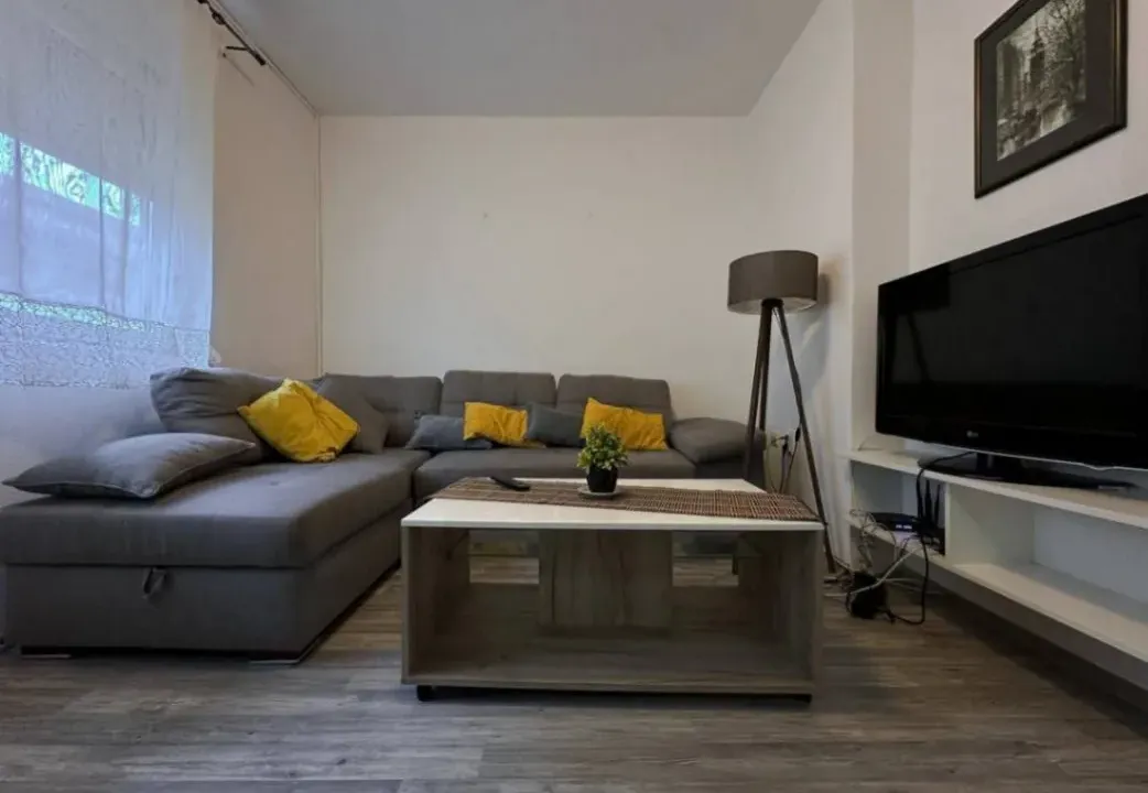 Izdavanje, jednosoban stan, 37m², Budva, Crna Gora