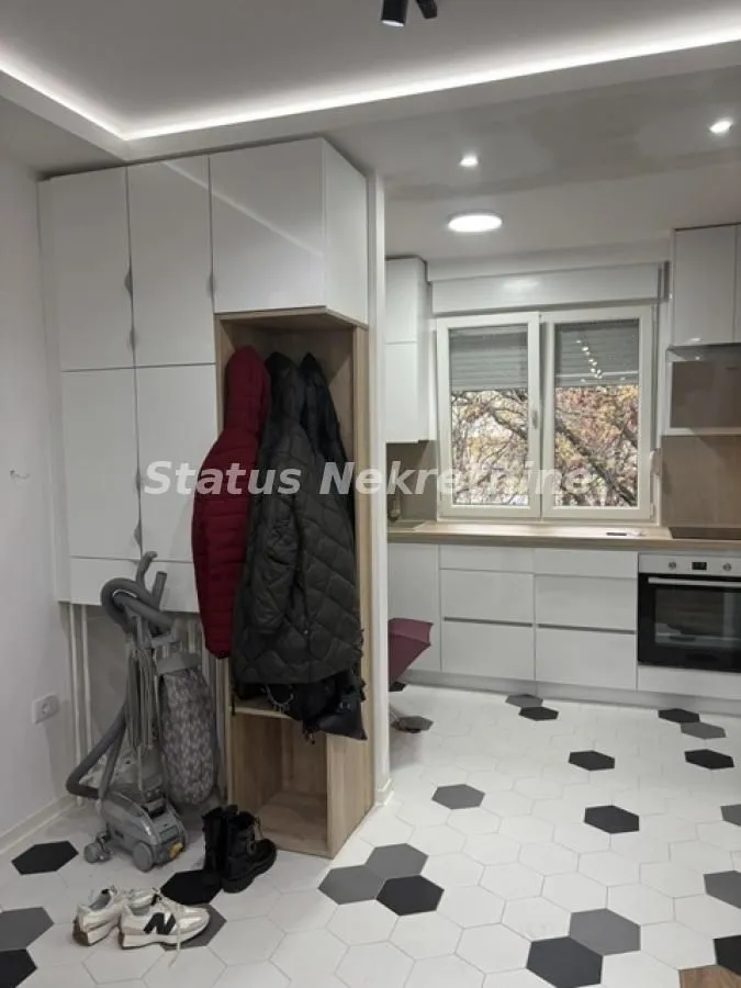 Izdavanje, dvosoban stan, 45m², Novo naselje, Novi Sad