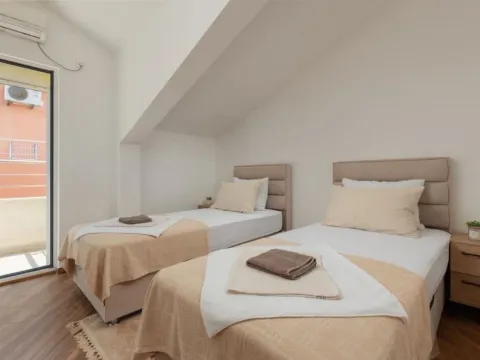 Izdavanje, dvosoban stan, 80m², Budva, Crna Gora - image 3