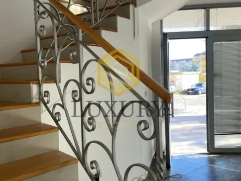 Rent, office space, 160m², 1 maj, Podgorica - image 2