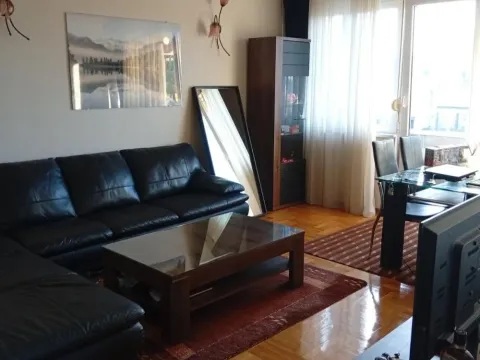Stan in Južni Bulevar