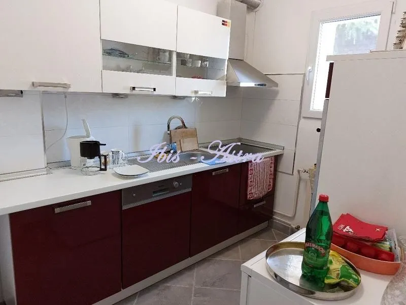 Izdavanje, kuća, 100m², Zemun Kalvarija, Zemun Sve Podlokacije