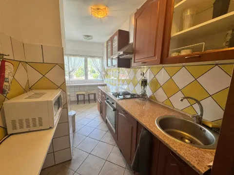 Izdavanje, jednosoban stan, 75m², Centar, Tivat - image 6